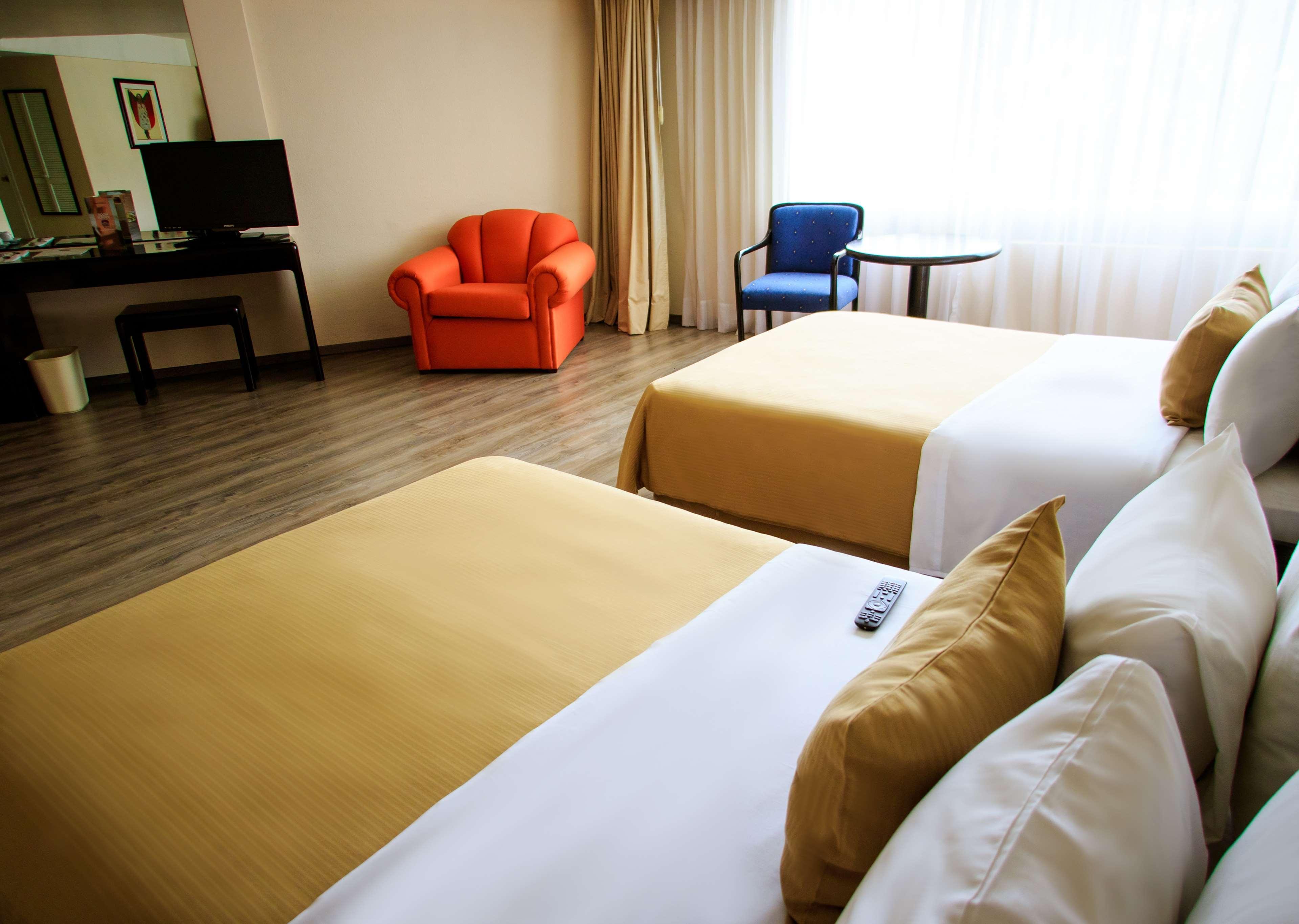 Grand Cantalagua Hotel Morelia, BW Signature Collection Экстерьер фото A room at the hotel