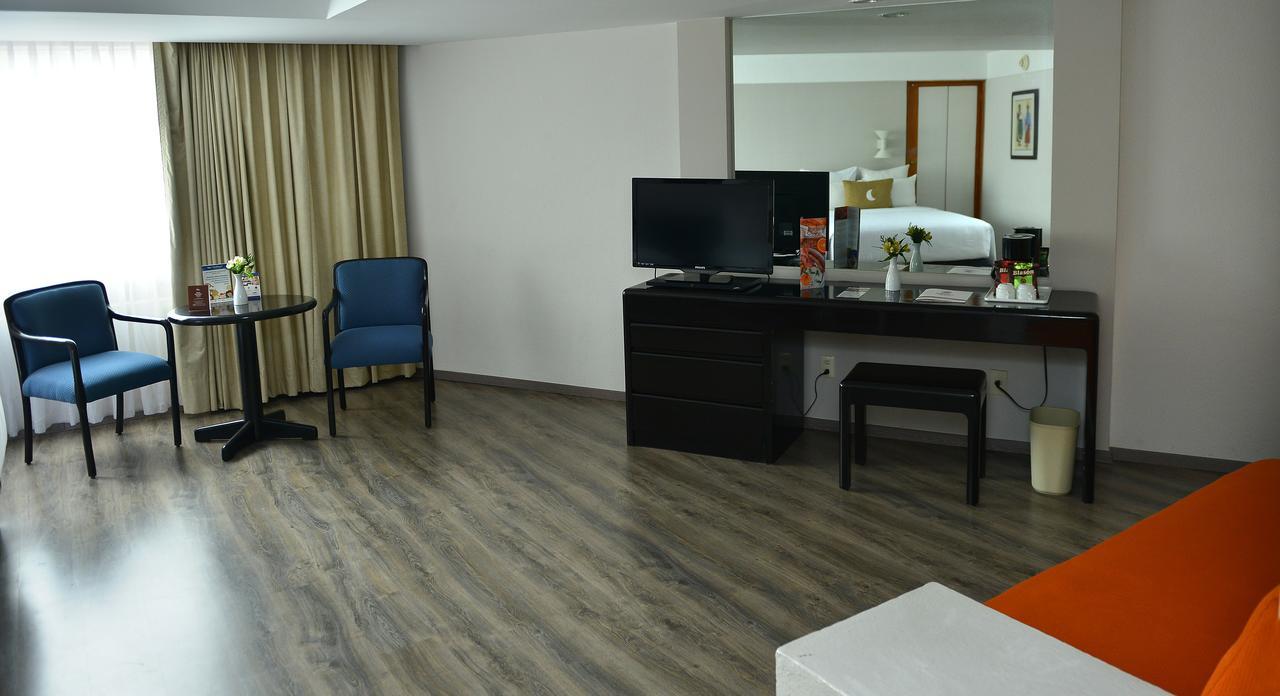 Grand Cantalagua Hotel Morelia, BW Signature Collection Экстерьер фото A room at the hotel